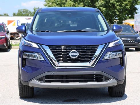 Used 2022 Nissan Rogue SV AWD/4WD image 2