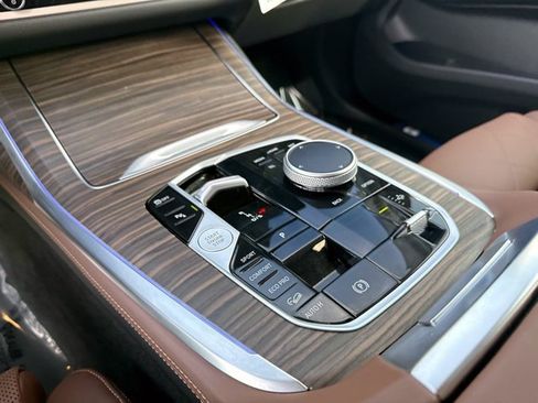 Used 2026 BMW X7 xDrive40i w/ Premium Package AWD/4WD image 30