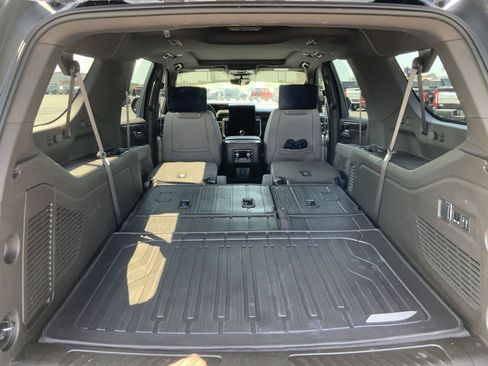 Used 2026 GMC Yukon XL Elevation w/ Elevation Premium Package AWD/4WD image 14
