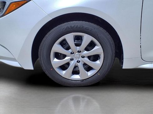 Used 2026 Toyota Corolla LE FWD image 9