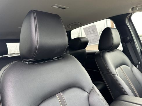 Used 2025 MAZDA CX-90 3.3 Turbo w/ Select Package image 19