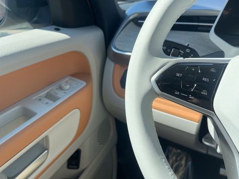 New 2025 Volkswagen ID. Buzz 1st Edition image 18