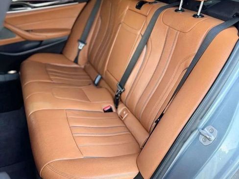 Used 2018 BMW M550i xDrive image 16