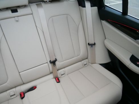 Used 2022 BMW X3 xDrive30i w/ Premium Package image 14