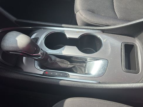 Used 2021 Chevrolet Malibu LT FWD image 19
