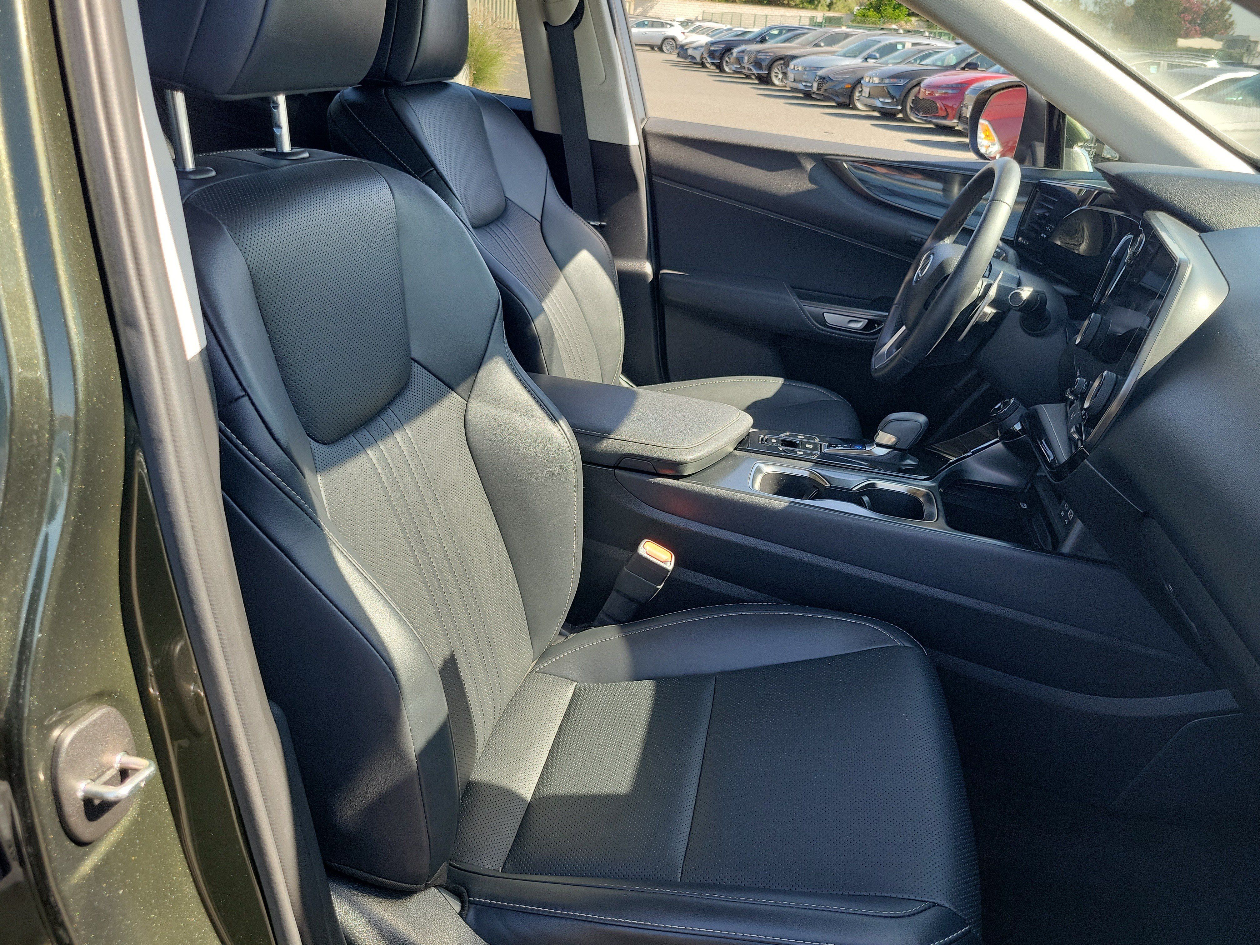 Used 2025 Lexus NX 250 FWD w/ Accessory Package (K3) image 21