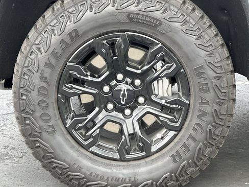 Certified 2025 Chevrolet Silverado 1500 ZR2 w/ Technology Package image 48