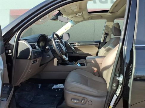 Used 2020 Lexus GX 460 Premium image 16