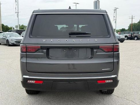 Used 2024 Jeep Wagoneer L Series II w/ Flexible Seating Group AWD/4WD image 4