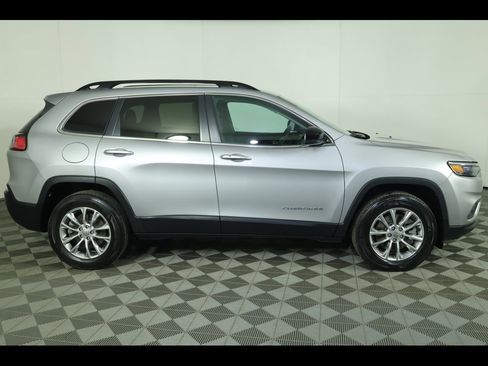Used 2022 Jeep Cherokee Latitude Lux w/ Sun & Sound Group image 2