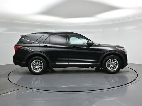 Certified 2025 Ford Explorer Active image 24