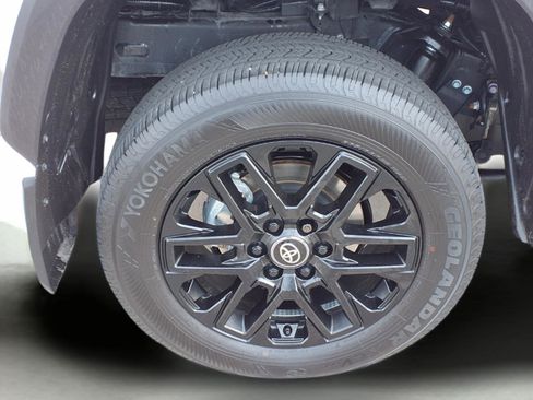 Used 2025 Toyota Tundra Limited image 9