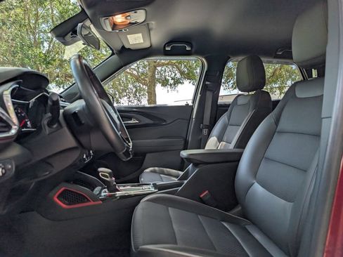 Used 2022 Chevrolet TrailBlazer RS FWD image 15