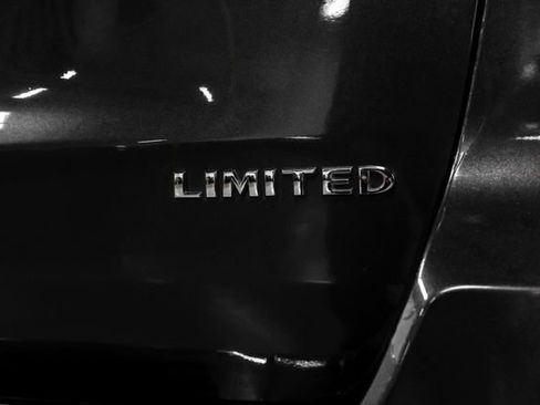 Used 2021 Jeep Grand Cherokee Limited image 49