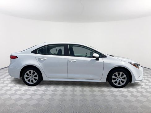 Certified 2021 Toyota Corolla LE image 18