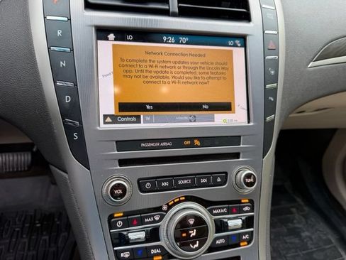 Used 2019 Lincoln MKZ Reserve w/ Luxury Package AWD/4WD image 12