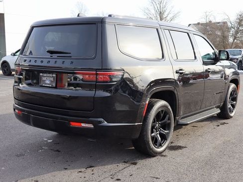 Used 2023 Jeep Wagoneer Series II image 3