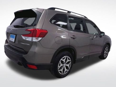Used 2021 Subaru Forester Premium image 8