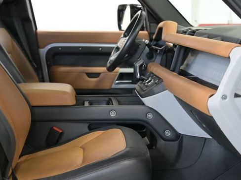 Used 2023 Land Rover Defender 110 X-Dynamic SE image 38