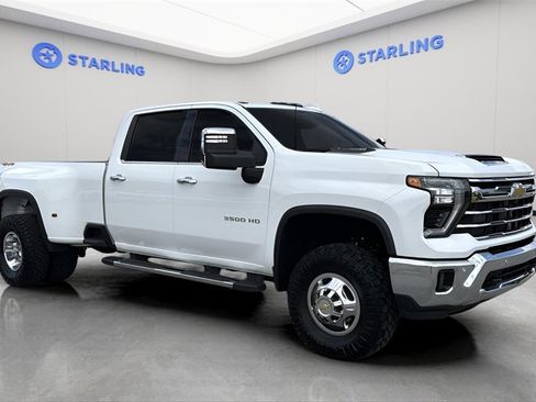 Used 2025 Chevrolet Silverado 3500 LTZ w/ LTZ Plus Package image 13