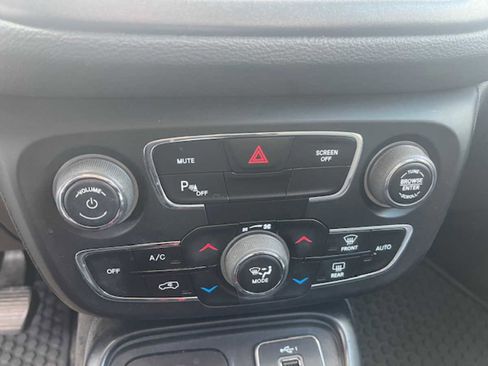 Used 2019 Jeep Compass Trailhawk w/ Cold Weather Group image 8