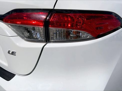 Used 2024 Toyota Corolla LE image 30