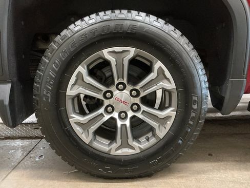 Used 2019 GMC Sierra 1500 SLT image 34