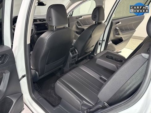Used 2022 Volkswagen Tiguan SE image 23
