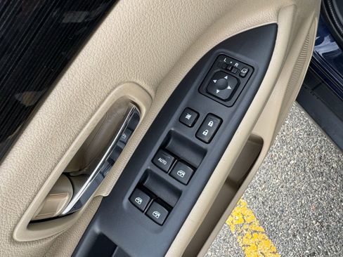 Used 2016 Mitsubishi Outlander SEL image 19