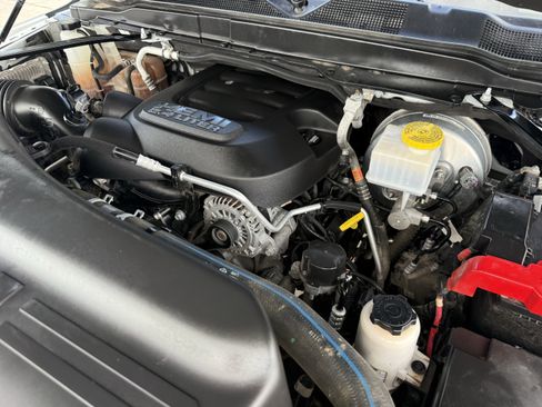 Used 2024 RAM 2500 Big Horn AWD/4WD image 33