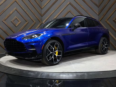 Used 2025 Aston Martin DBX 707 image 13