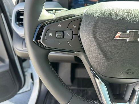 New 2027 Chevrolet Bolt LT w/ Comfort Package FWD image 4