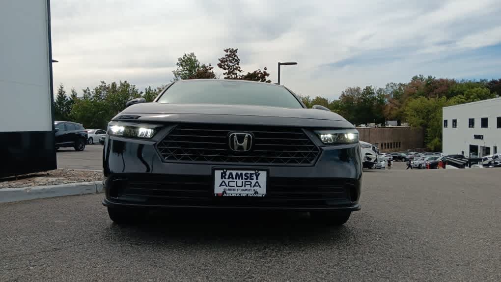 Used 2023 Honda Accord EX image 9