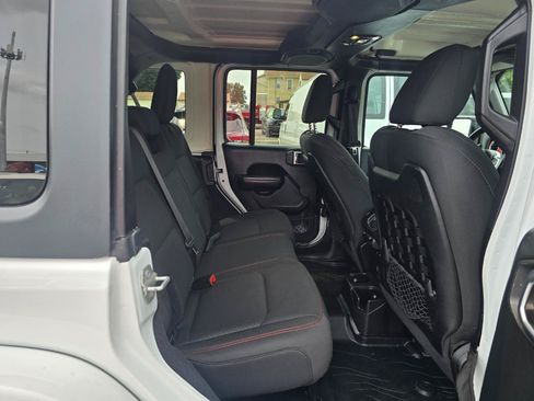 Used 2020 Jeep Wrangler Unlimited Rubicon AWD/4WD image 15