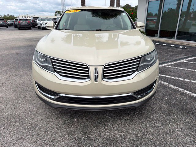 Used 2016 Lincoln MKX Select FWD image 2