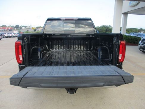 Used 2020 GMC Sierra 1500 SLT RWD image 11