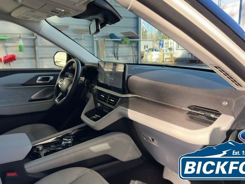 New 2026 Ford Explorer Platinum w/ LUX Leather Package image 17