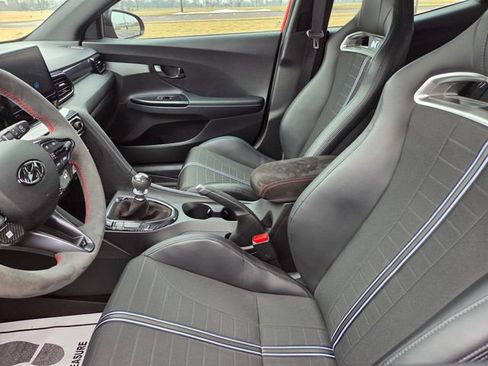Used 2022 Hyundai Veloster N image 12