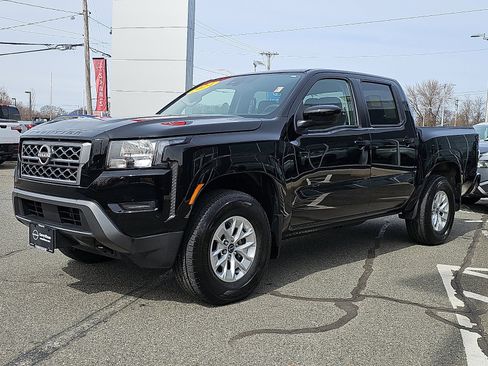 Certified 2024 Nissan Frontier SV image 3