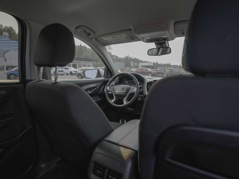 Used 2024 GMC Terrain SLE AWD/4WD image 13