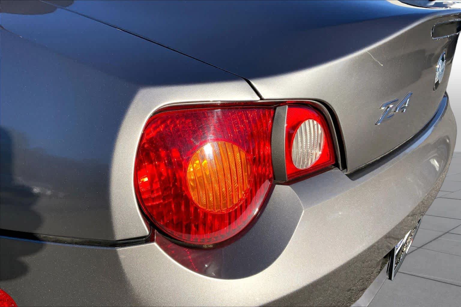 Used 2004 BMW Z4 3.0i RWD image 21