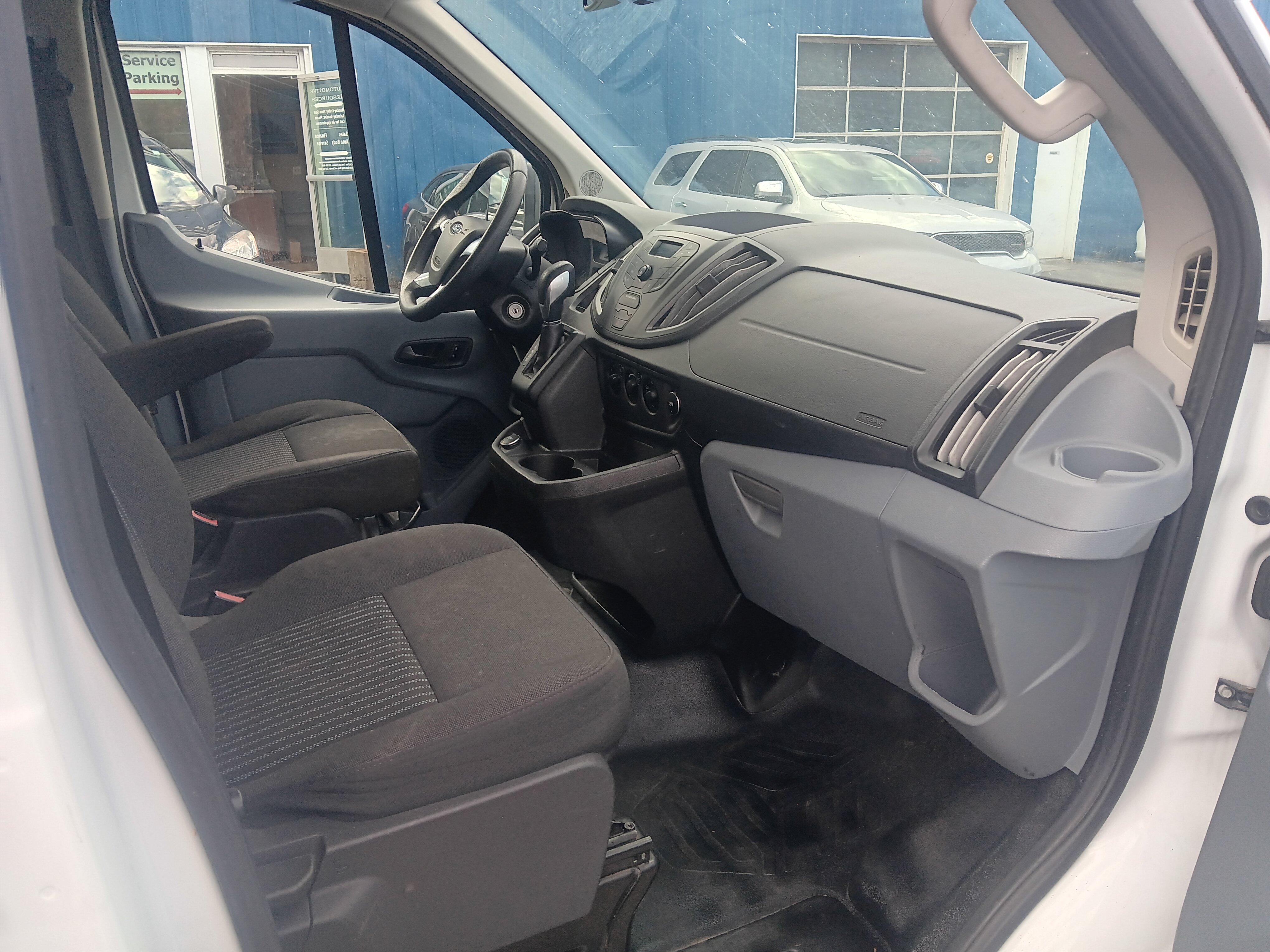 Used 2017 Ford Transit 250 130 Low Roof w/ Exterior Upgrade Package RWD image 9