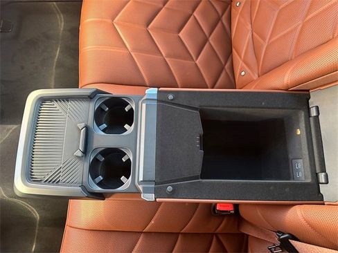 New 2026 BMW 740i xDrive image 23