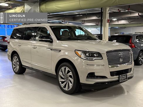 Used 2023 Lincoln Navigator Reserve AWD/4WD image 1