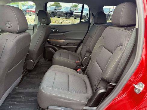Used 2023 GMC Acadia SLE w/ Driver Convenience Package FWD image 12
