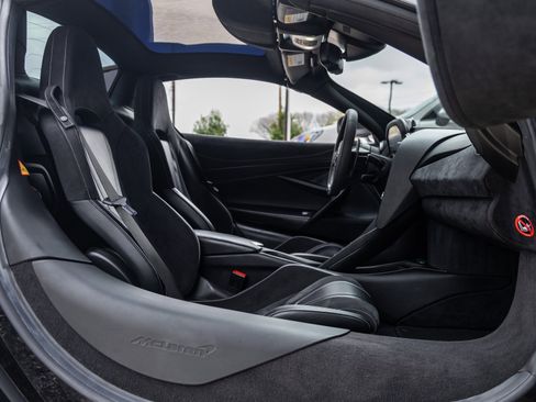 Used 2020 McLaren 720S Spider image 39