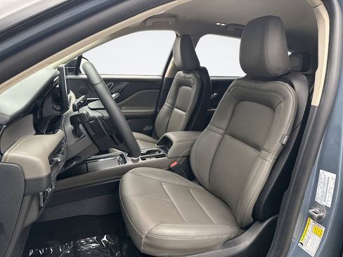 Used 2023 Lincoln Corsair AWD image 11