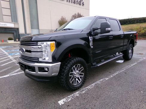 Used 2017 Ford F250 Lariat w/ Lariat Value Package image 2