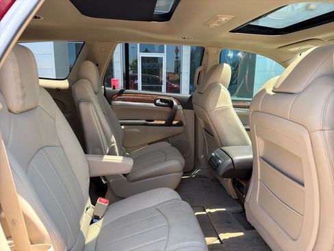 Used 2008 Buick Enclave CXL w/ Entertainment Package #3 FWD image 20
