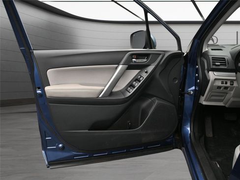 Used 2014 Subaru Forester 2.5i Limited image 10